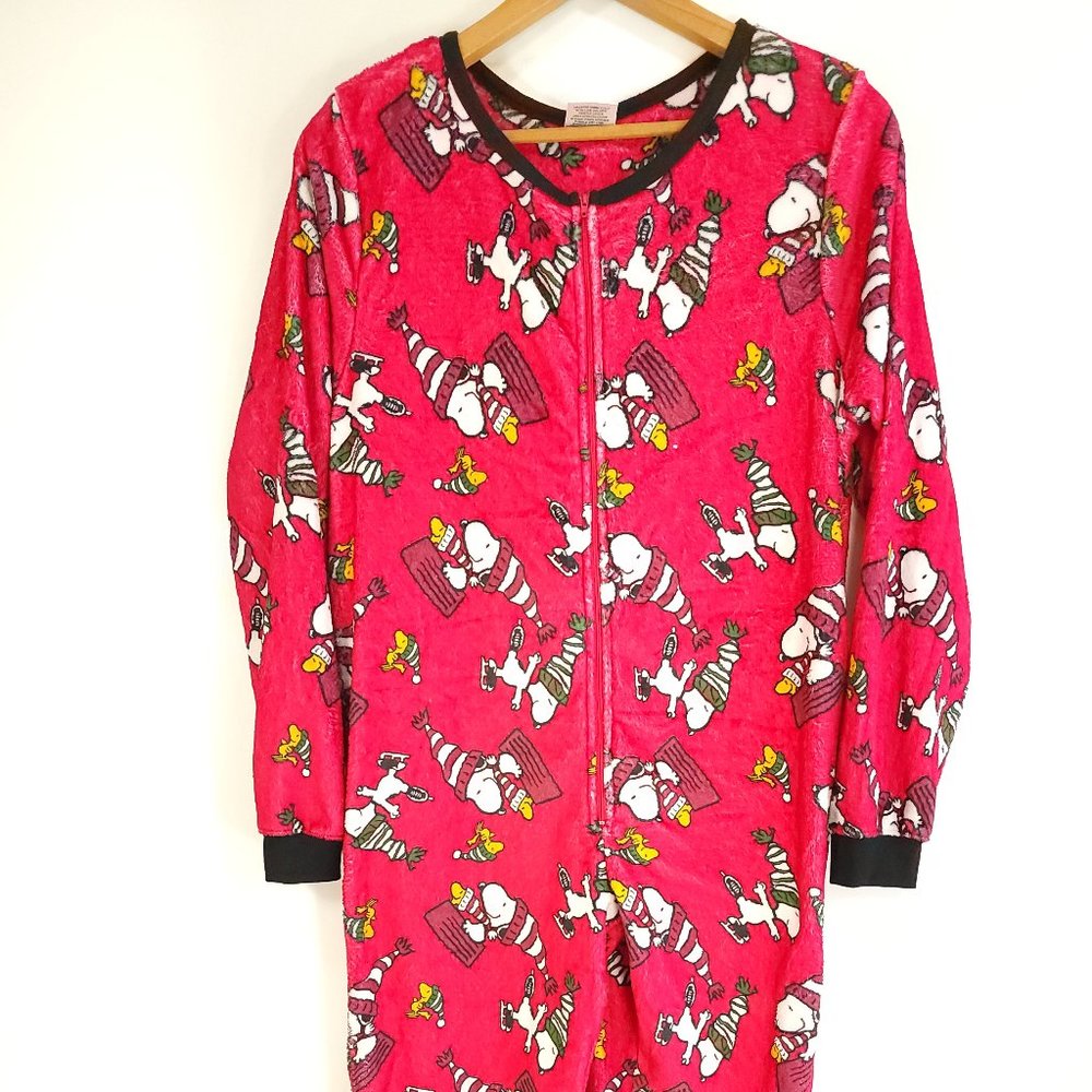 Peanuts Snoopy Pajamas Adult's Small Multicolor All Over Holiday Winter Print